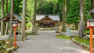 町内にある「能登國二ノ宮 天日陰比咩神社」